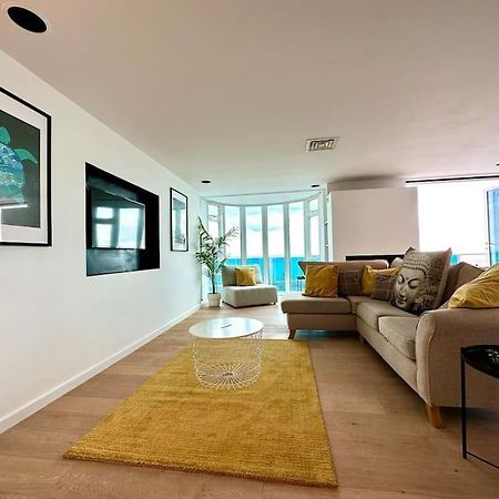 Stunning Panoramic Sea View Beach Location - Sleeps Up To 4 People - Free Parking - The Best Beach! - Great Location - Fast Wifi - Smart Tv - Newly Decorated - Sleeps Up To 4! Close To Bournemouth & Poole Town Centre & Sandbanks ภายนอก รูปภาพ